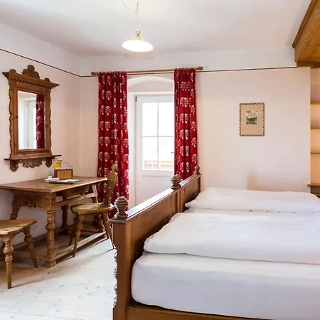 Hotel Der Zirmerhof 3*